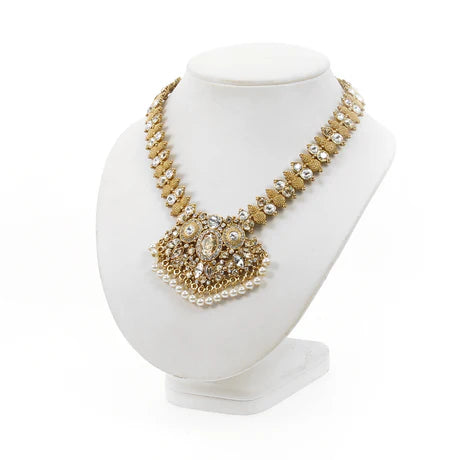 Almeera Pendant Necklace